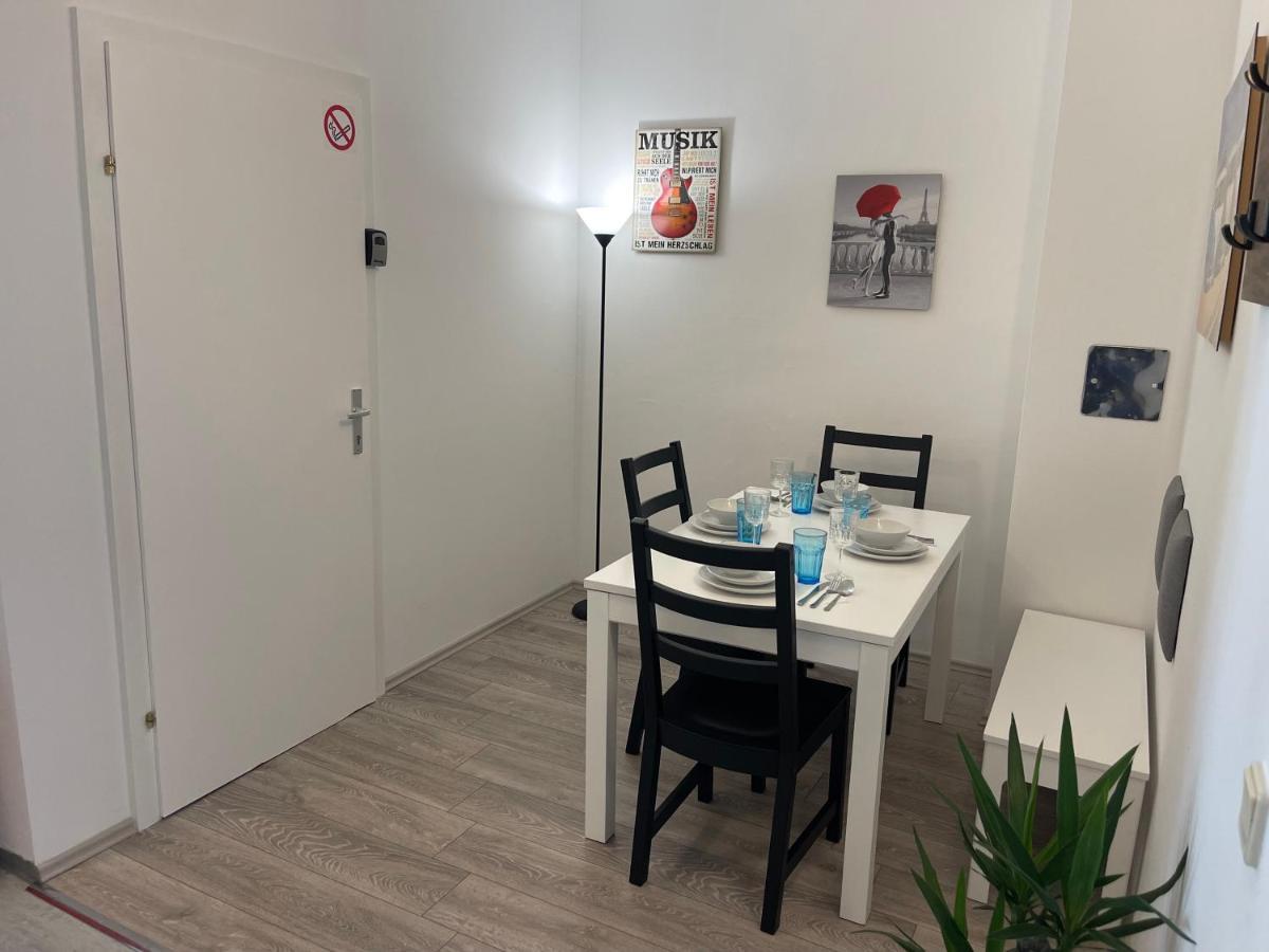Peaceful Apartment For 4 เวียนนา ภายนอก รูปภาพ